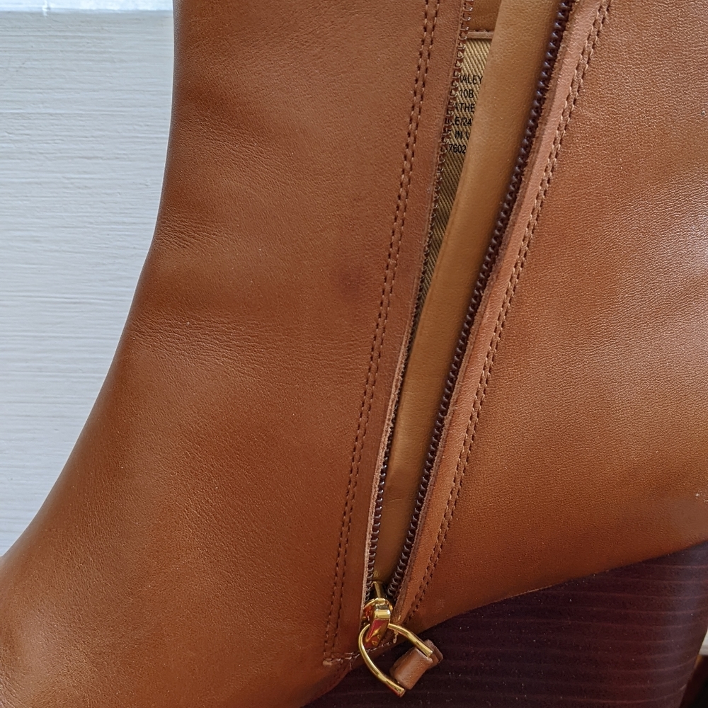 Boots - Picture 2 of 3